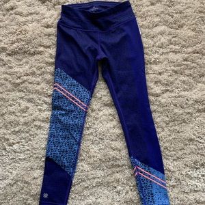 New with tags! Athleta 7/8 crop pants. Size XS.